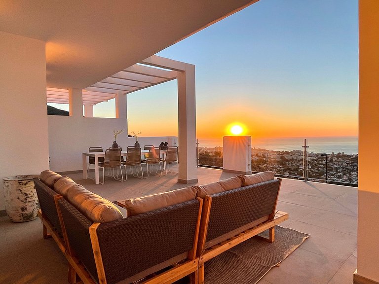 Bayview Benalmadena Holiday Penthouse with private Hot tub