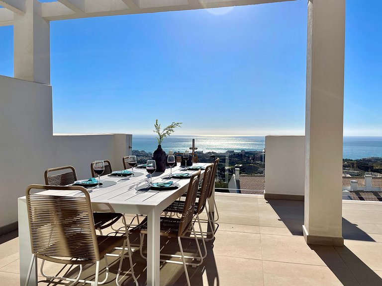 Bayview Benalmadena Holiday Penthouse with private Hot tub