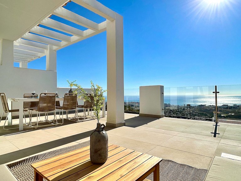 Bayview Benalmadena Holiday Penthouse with private Hot tub