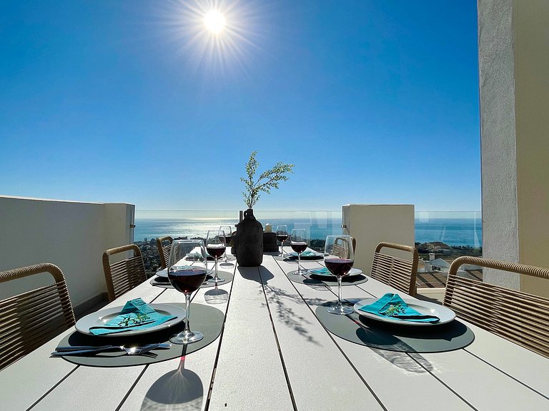 Bayview Benalmadena Holiday Penthouse with private Hot tub