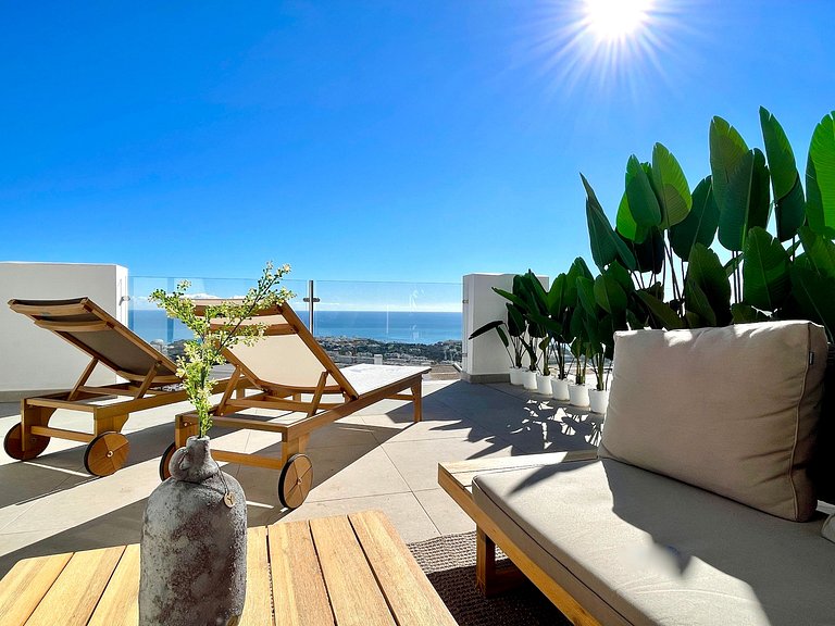 Bayview Benalmadena Holiday Penthouse with private Hot tub