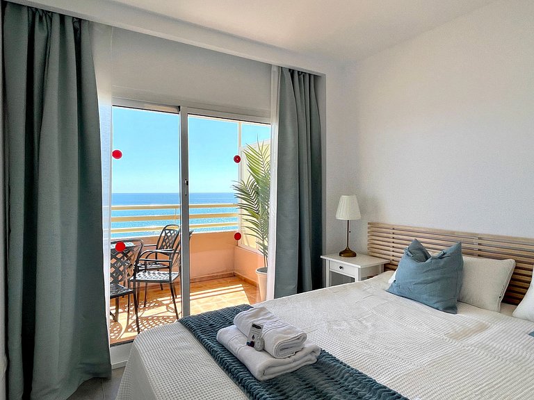 Beachfront top modern lägenhet på Stella Maris med havsutsik
