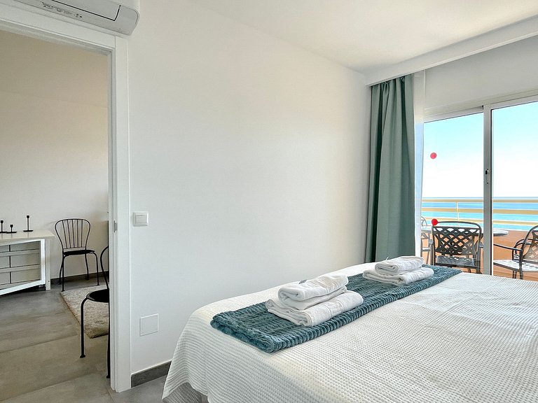 BEACHFRONT Sea view 11th floor in Scandinavian style at Stel