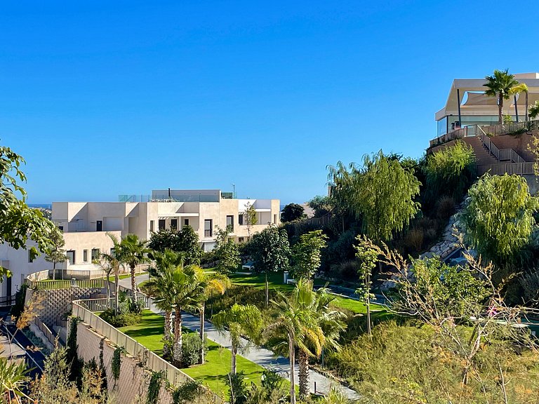 Lujoso apartamento en planta baja en Casa Banderas La Cala