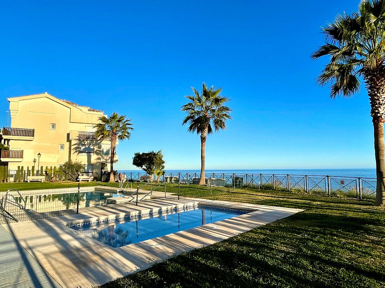 STUNNING VIEWS HOLIDAY HOME - CARVAJAL - SOLRENT SPAIN