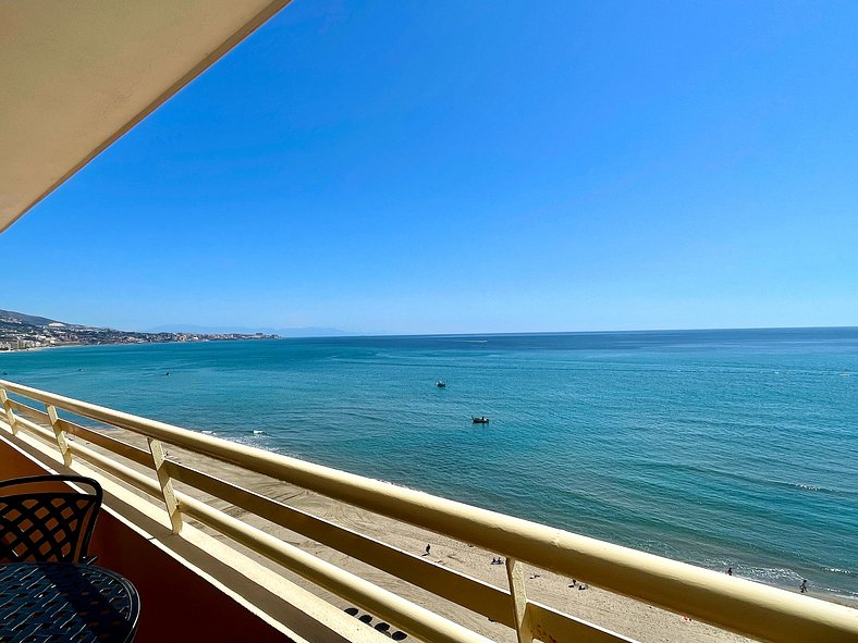 Beachfront top modern lägenhet på Stella Maris med havsutsik
